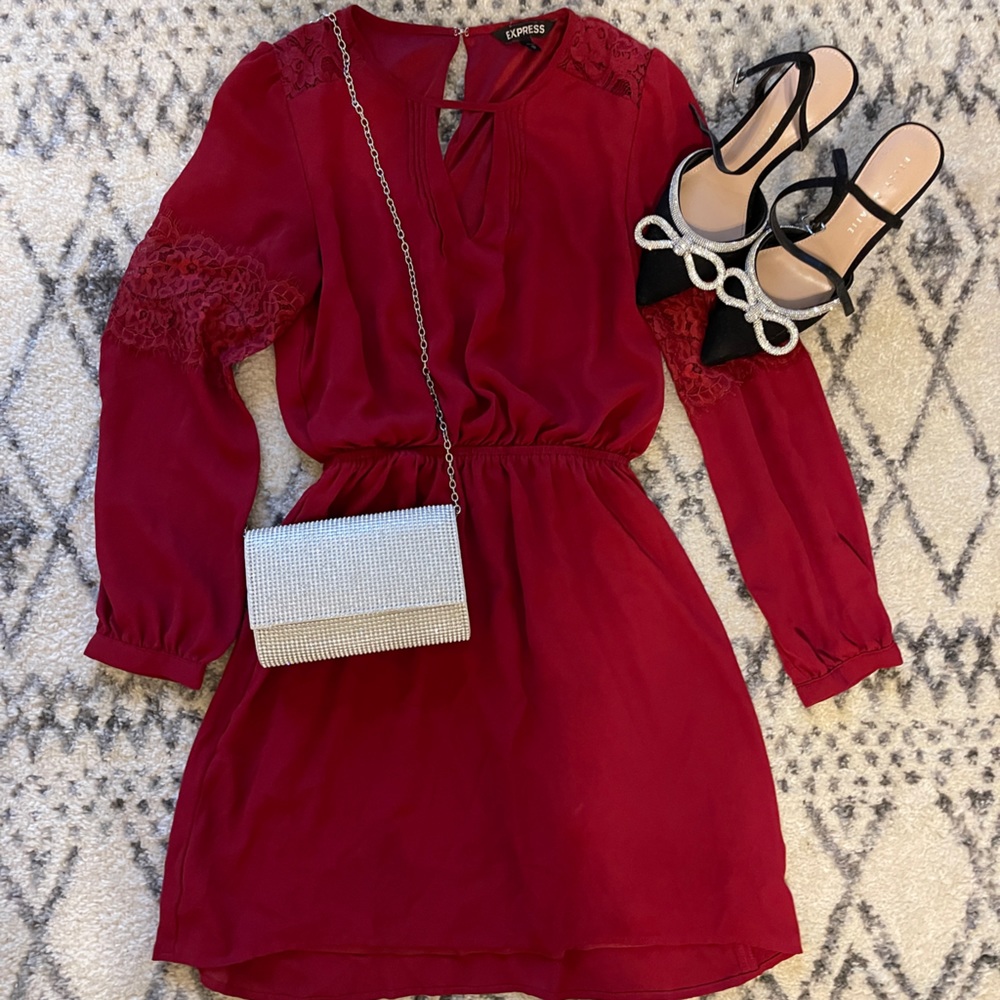 XS Express Dress with Lace Details